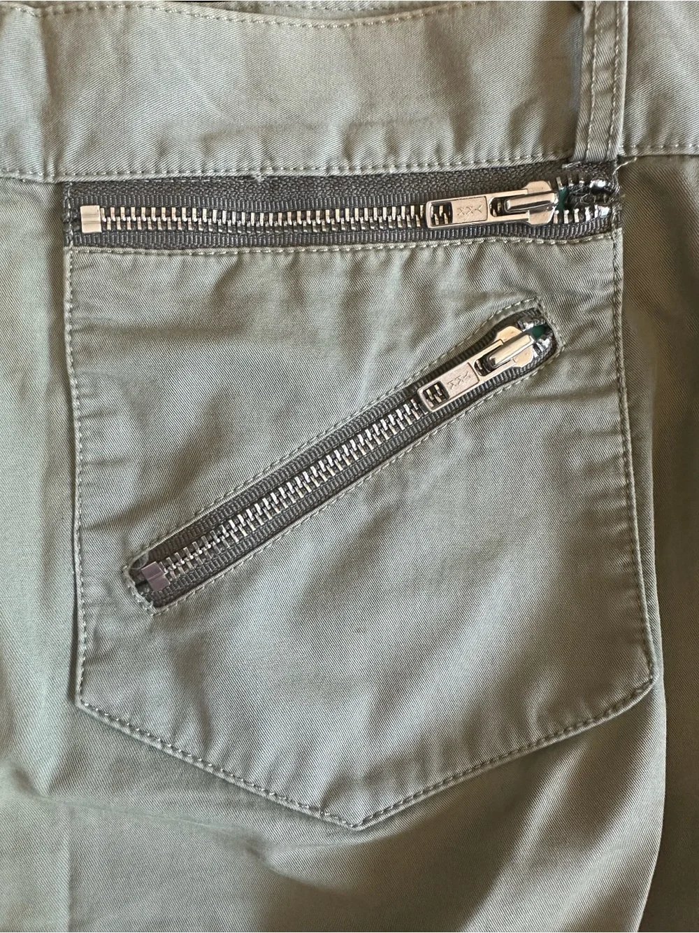 Marc Jacobs khaki Cargo utility Y2K  Skirt with Black Label size 6
